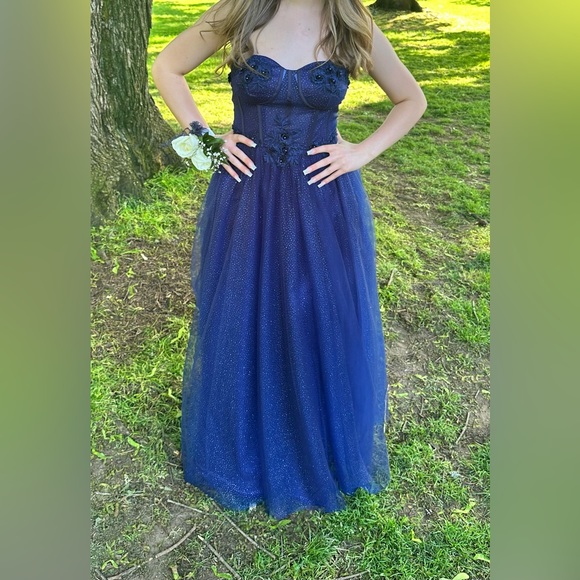 Prom dress - tulle style in blue - size 2 - Picture 2 of 5